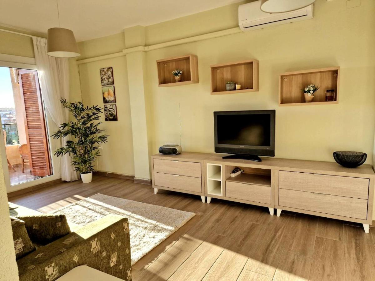 Cozy Apartment With Sea View Торрев'єха Екстер'єр фото