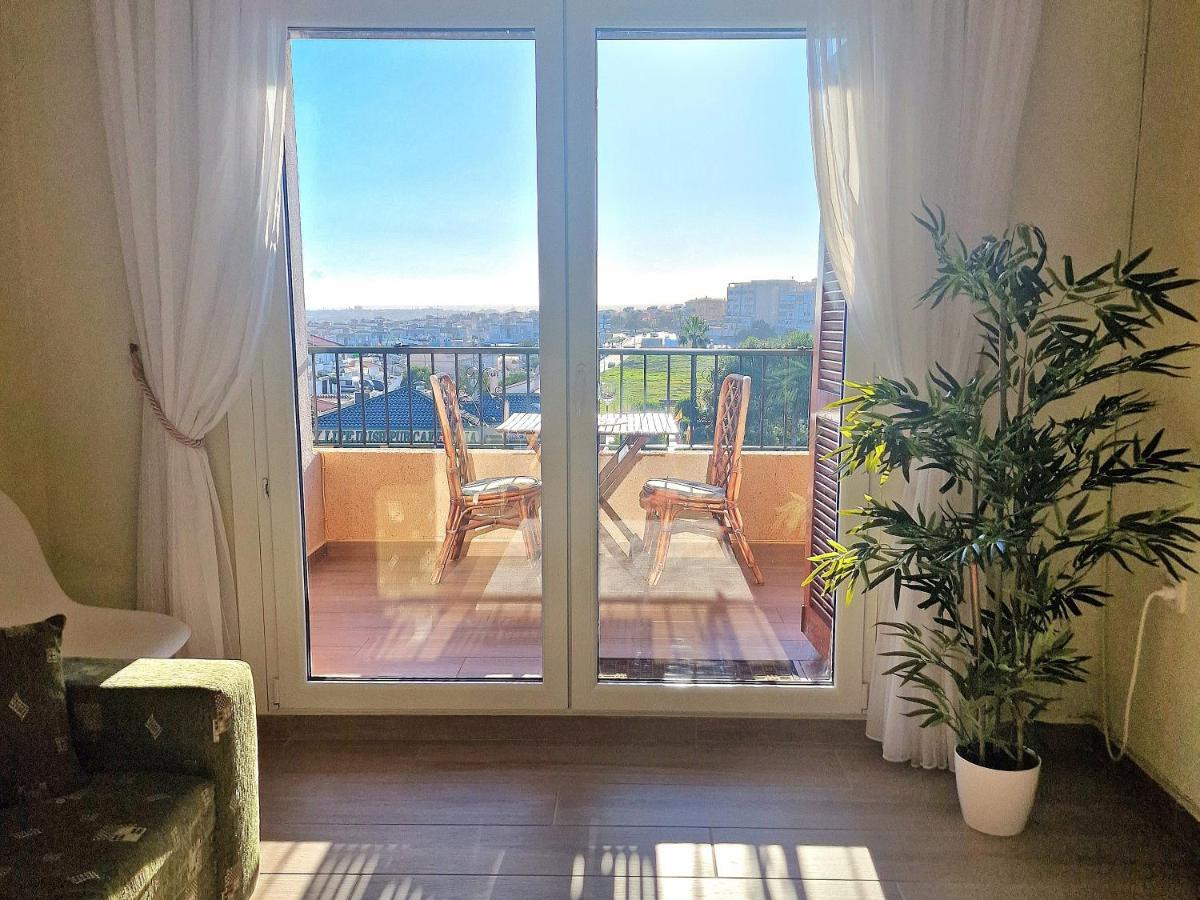 Cozy Apartment With Sea View Торрев'єха Екстер'єр фото