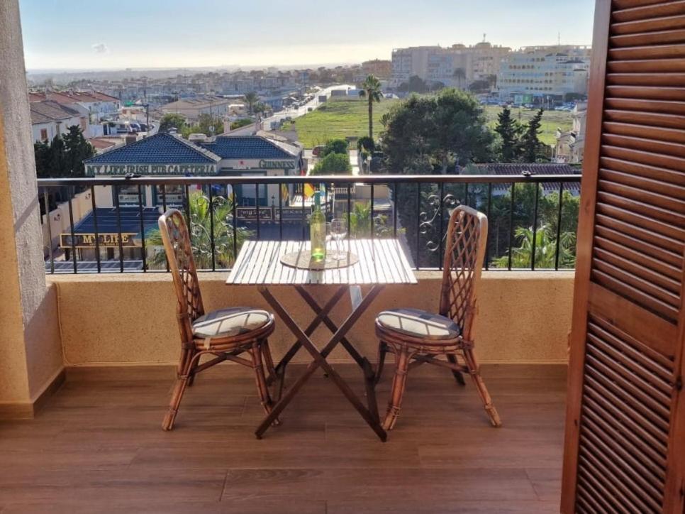 Cozy Apartment With Sea View Торрев'єха Екстер'єр фото