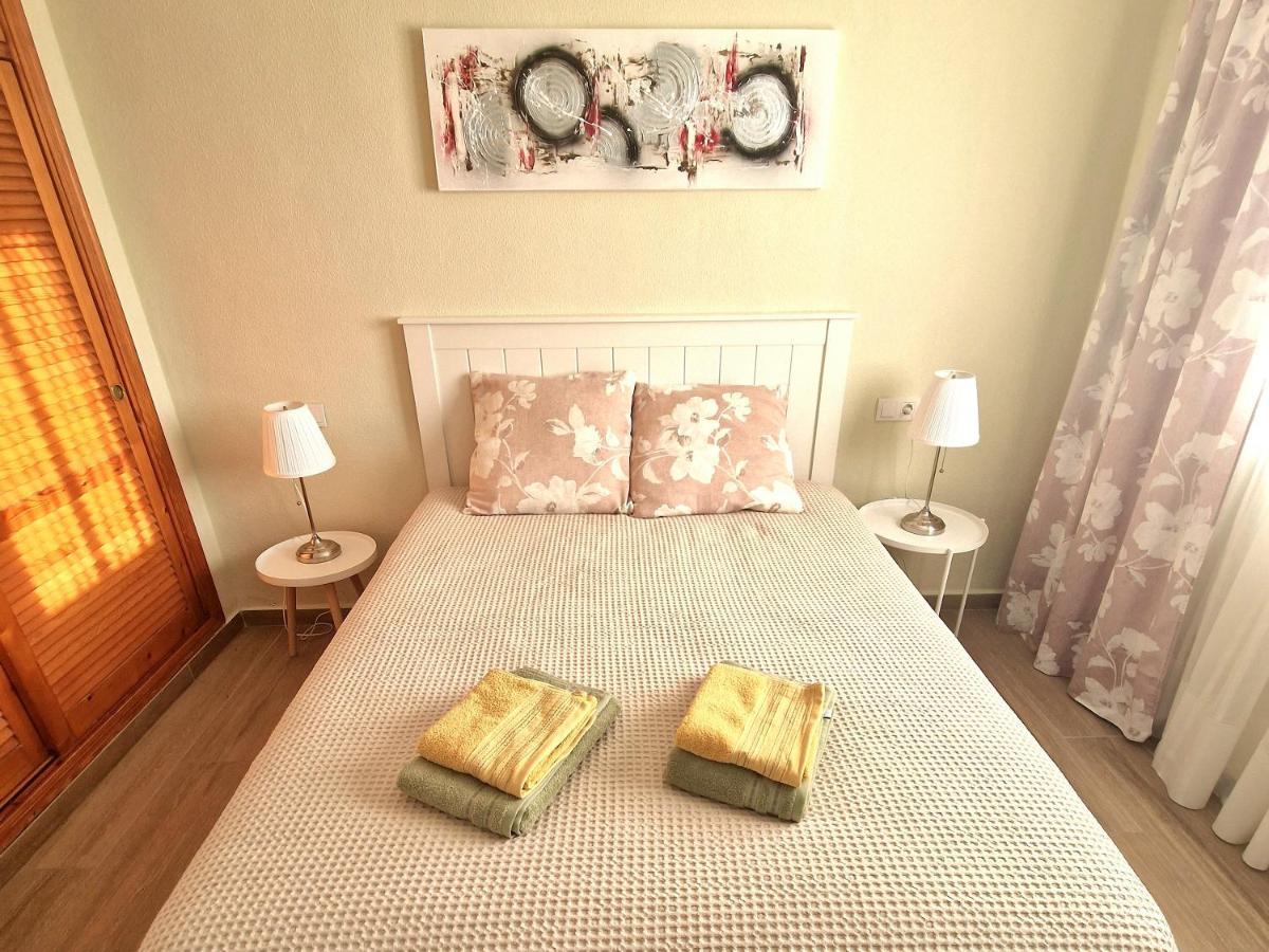 Cozy Apartment With Sea View Торрев'єха Екстер'єр фото