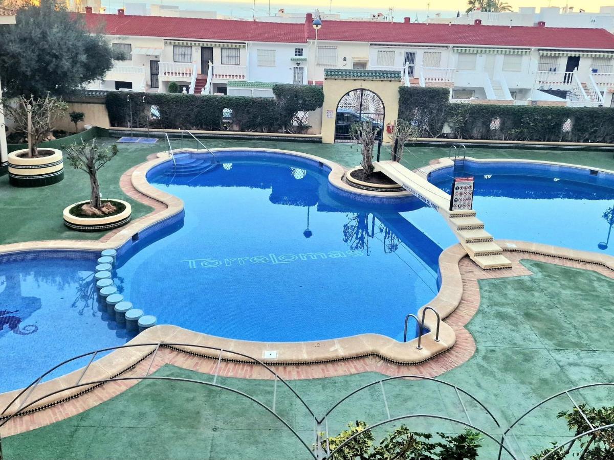 Cozy Apartment With Sea View Торрев'єха Екстер'єр фото