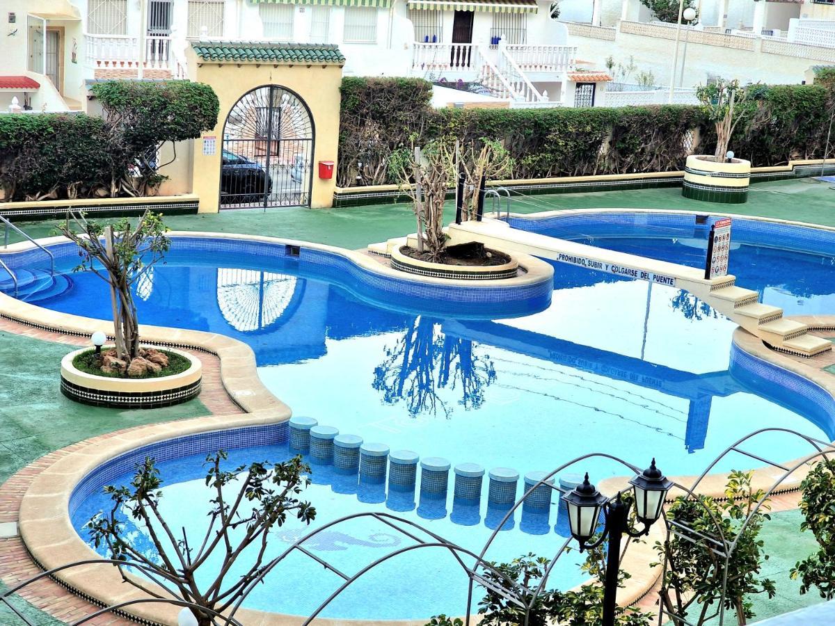 Cozy Apartment With Sea View Торрев'єха Екстер'єр фото