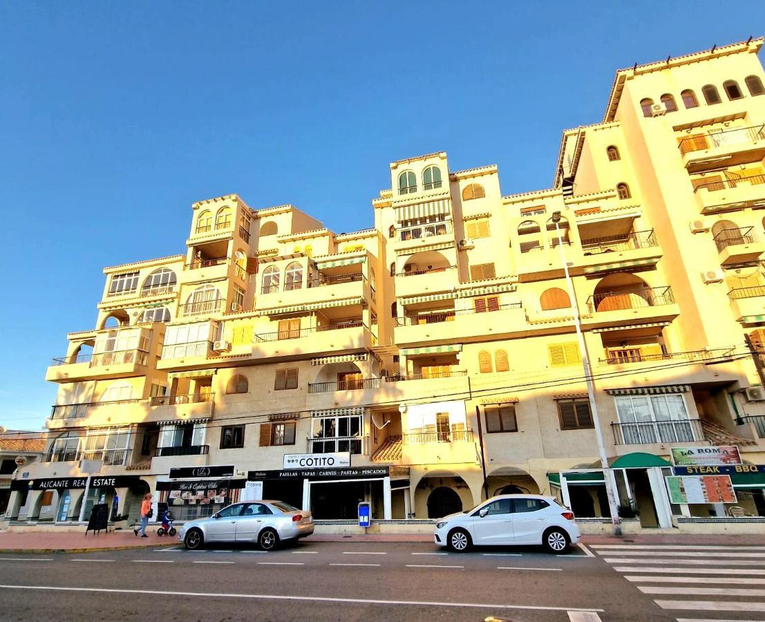 Cozy Apartment With Sea View Торрев'єха Екстер'єр фото