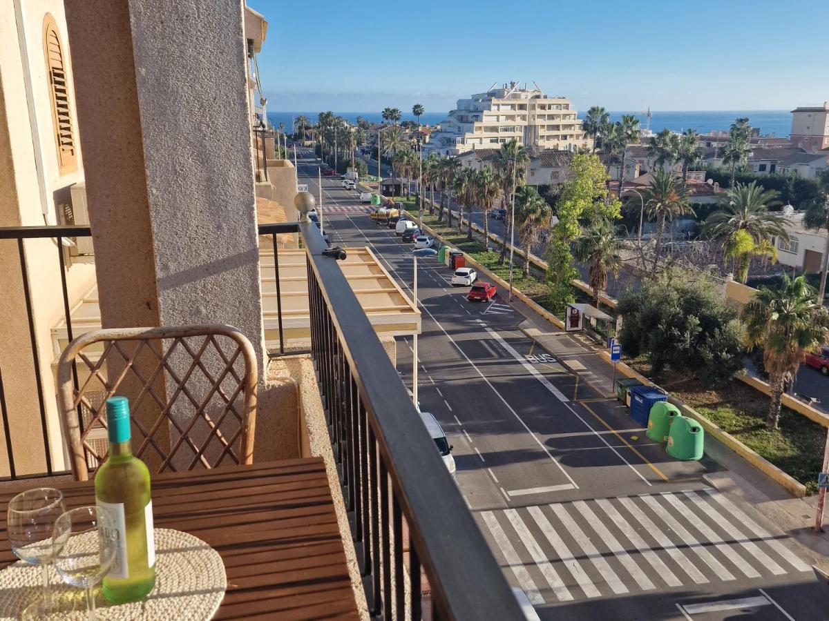Cozy Apartment With Sea View Торрев'єха Екстер'єр фото