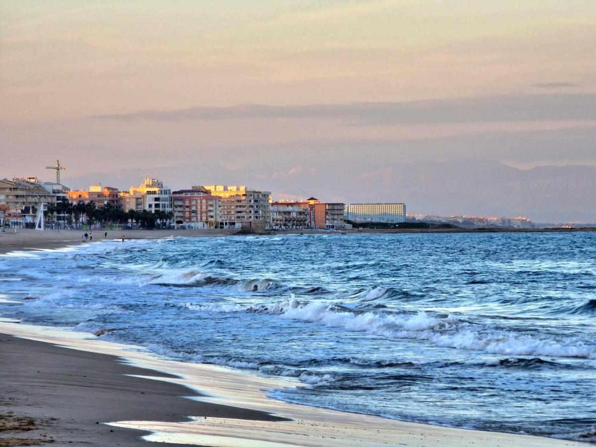 Cozy Apartment With Sea View Торрев'єха Екстер'єр фото